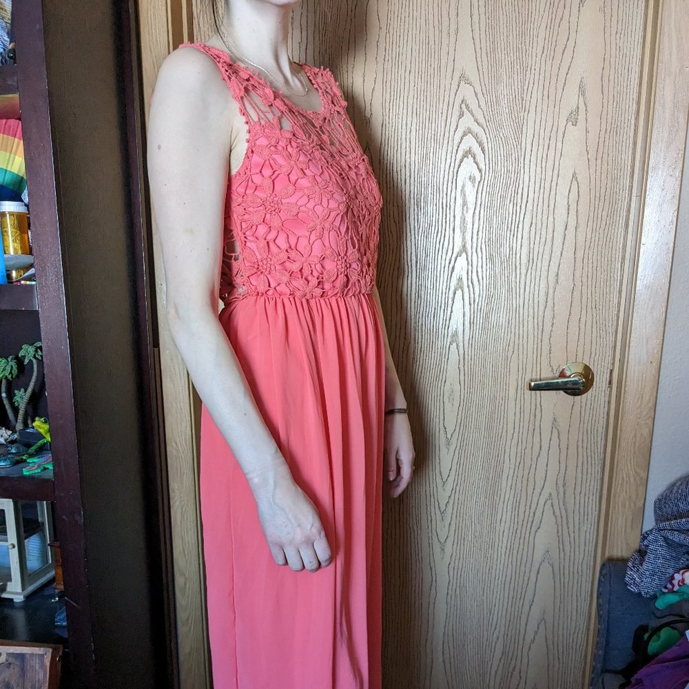 Open-back Maxi Dress - Picture 3 of 9